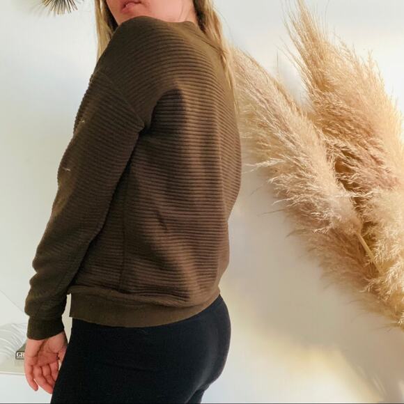 3/$20 FOREVER 21 F21 Olive Green Ribbed Crew Neck Pullover Chunky Knit Sweater M - Picture 3 of 6